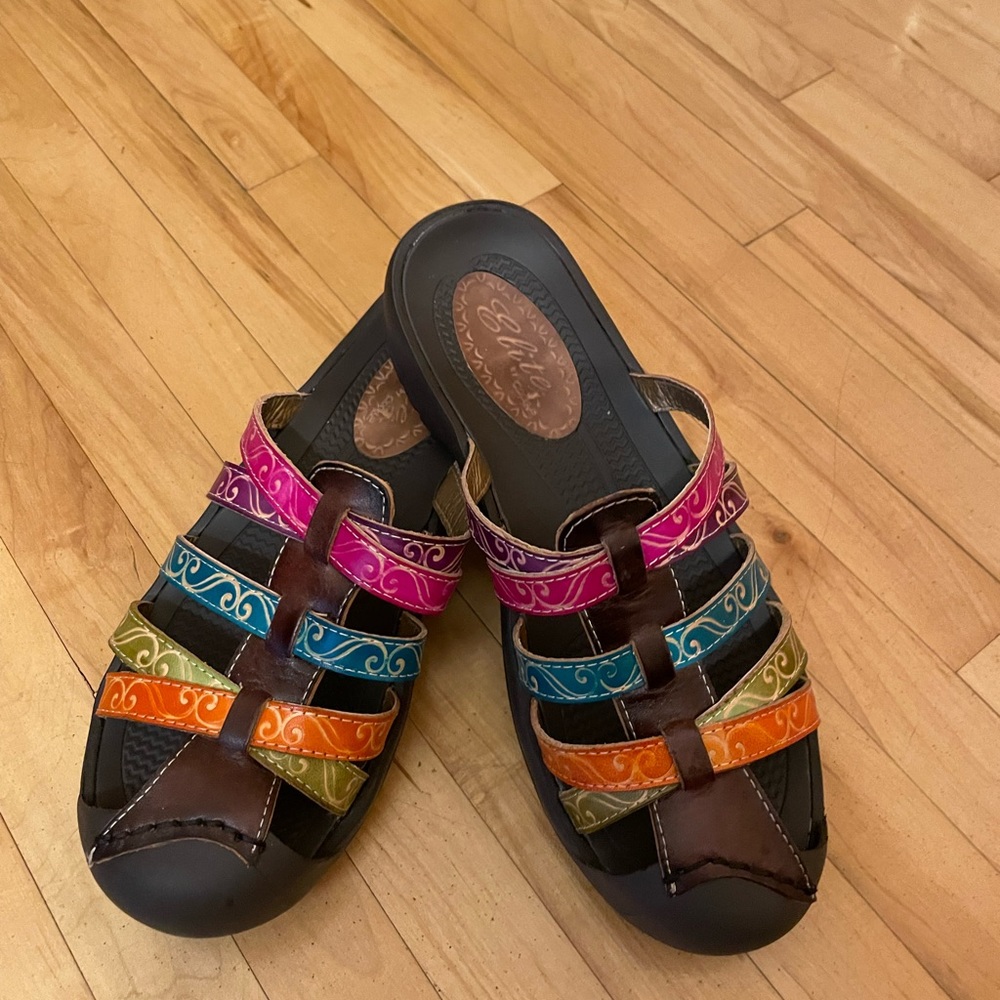 Elite Sandals Size 6